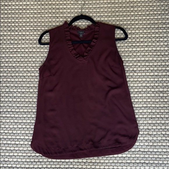 Ann Taylor ruffle collar sleeveless blouse - Picture 1 of 3